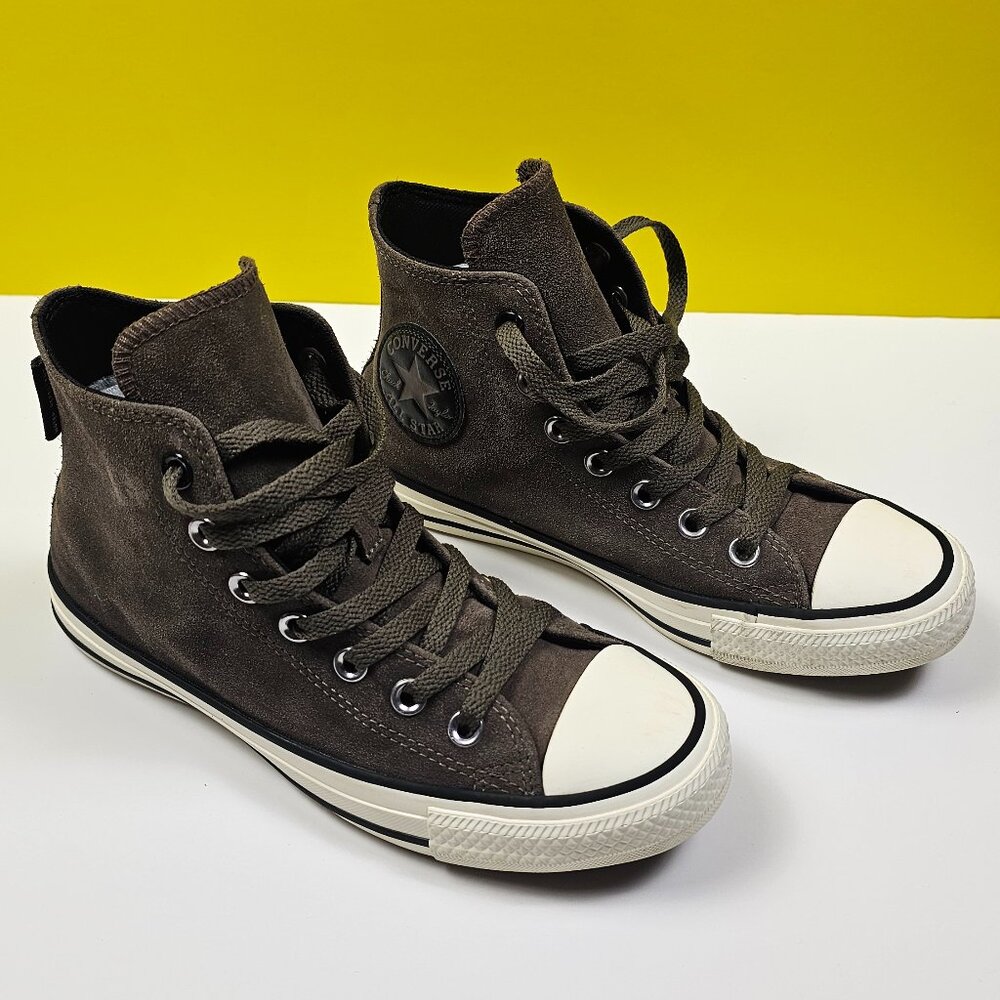 Converse Chuck Taylor All Star High Top Suede Water Repellent-Like New–Men’s 4.5